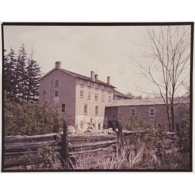 General View of the Large Courtyard with Pioneer Family under Construction